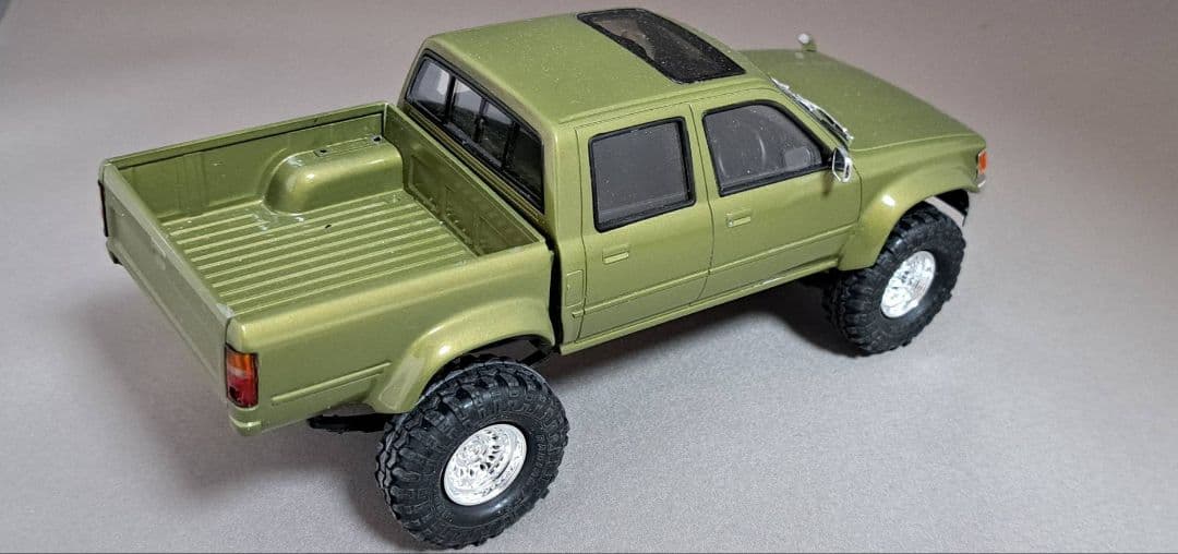 プラモデル完成品　ハイラックスダブルキャブ