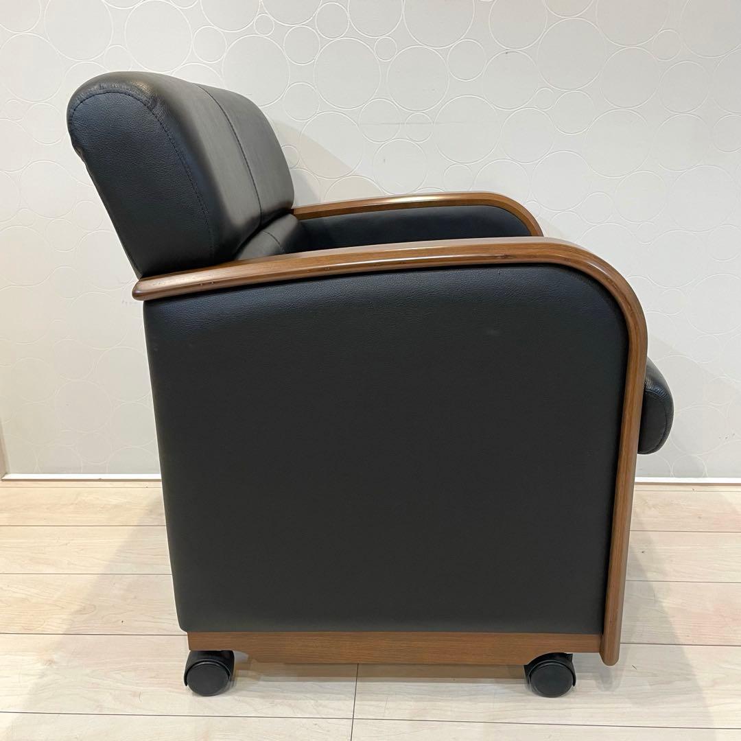 【美品】KOKUYO EARA ミーティングチェア 椅子 木肘 キャスター付 ②