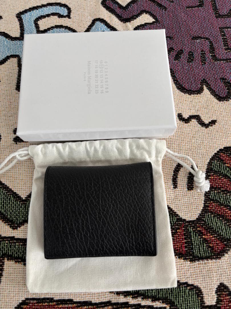 【即購入OK】ブラック 二つ折り財布