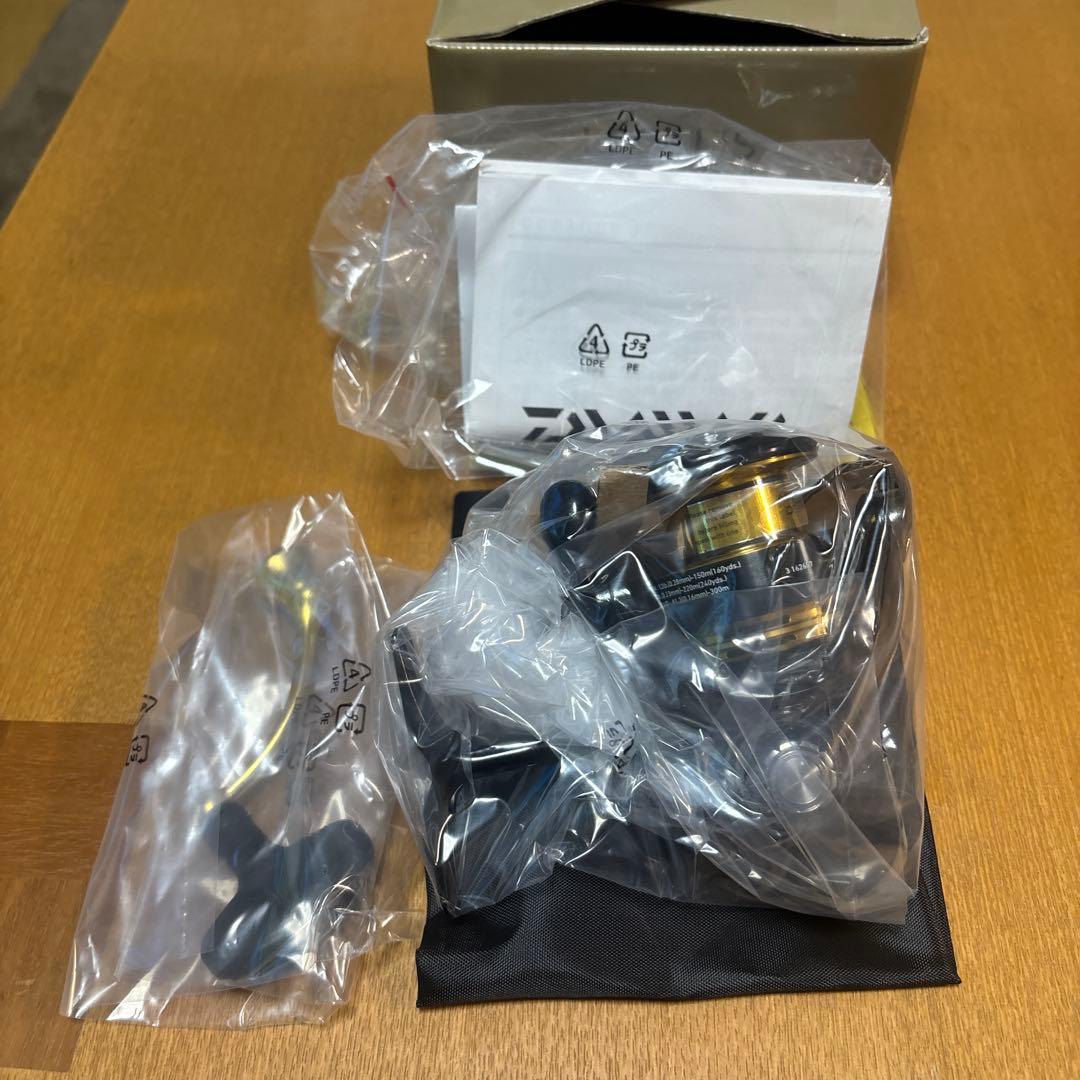 Daiwa LEGALIS LT2500D スピニングリール