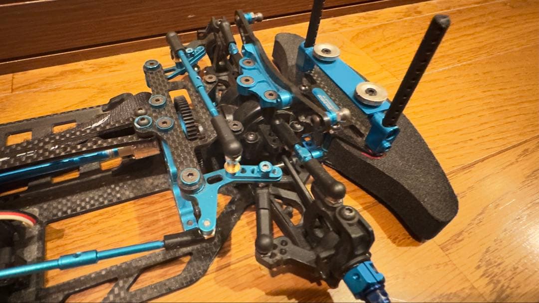 タミヤ TB03 カーボンシャーシ仕様 サーボ付き