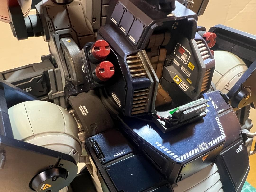 ダグラム 1/35 DXコンプリート版【完成品】LED電飾