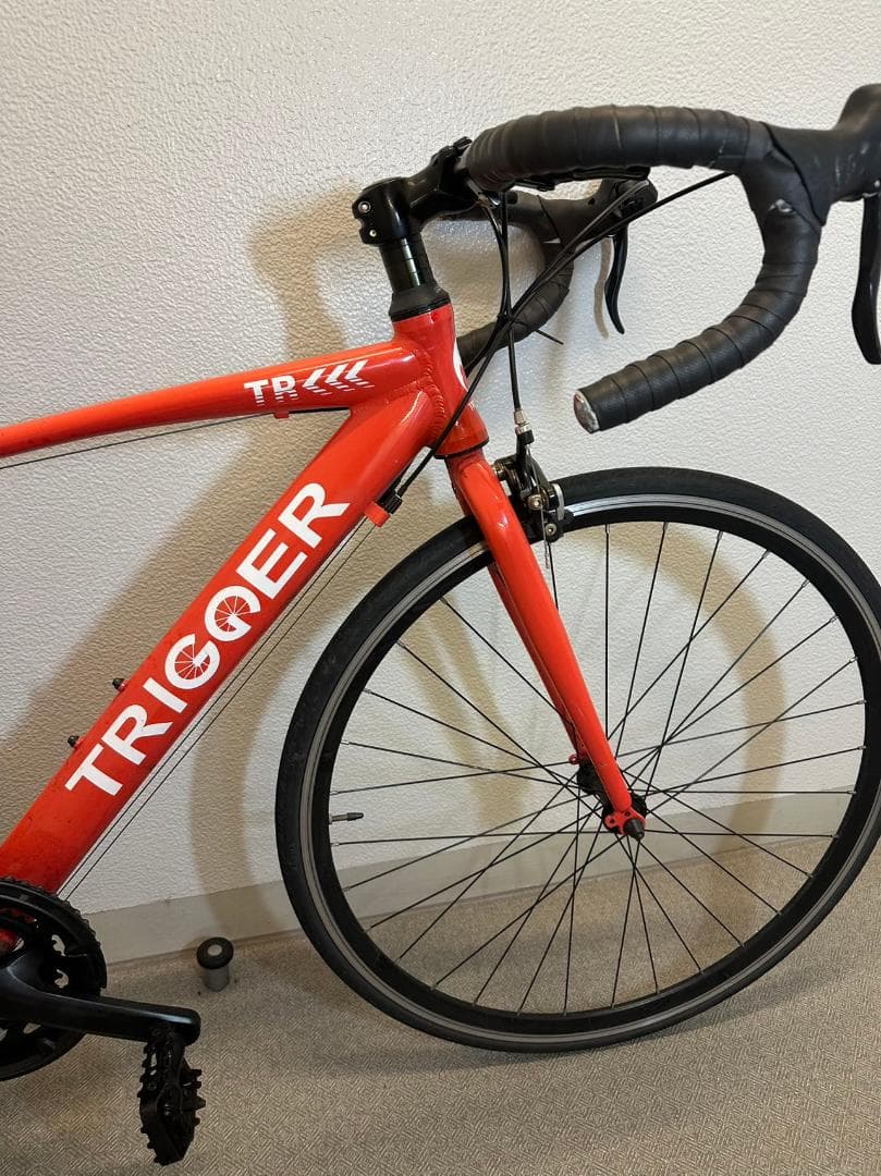 『配送可』ＴＲＩＧＧＥＲトリガー７００ｘ２５Ｃ スポーツ・ロードバイク ドロップ