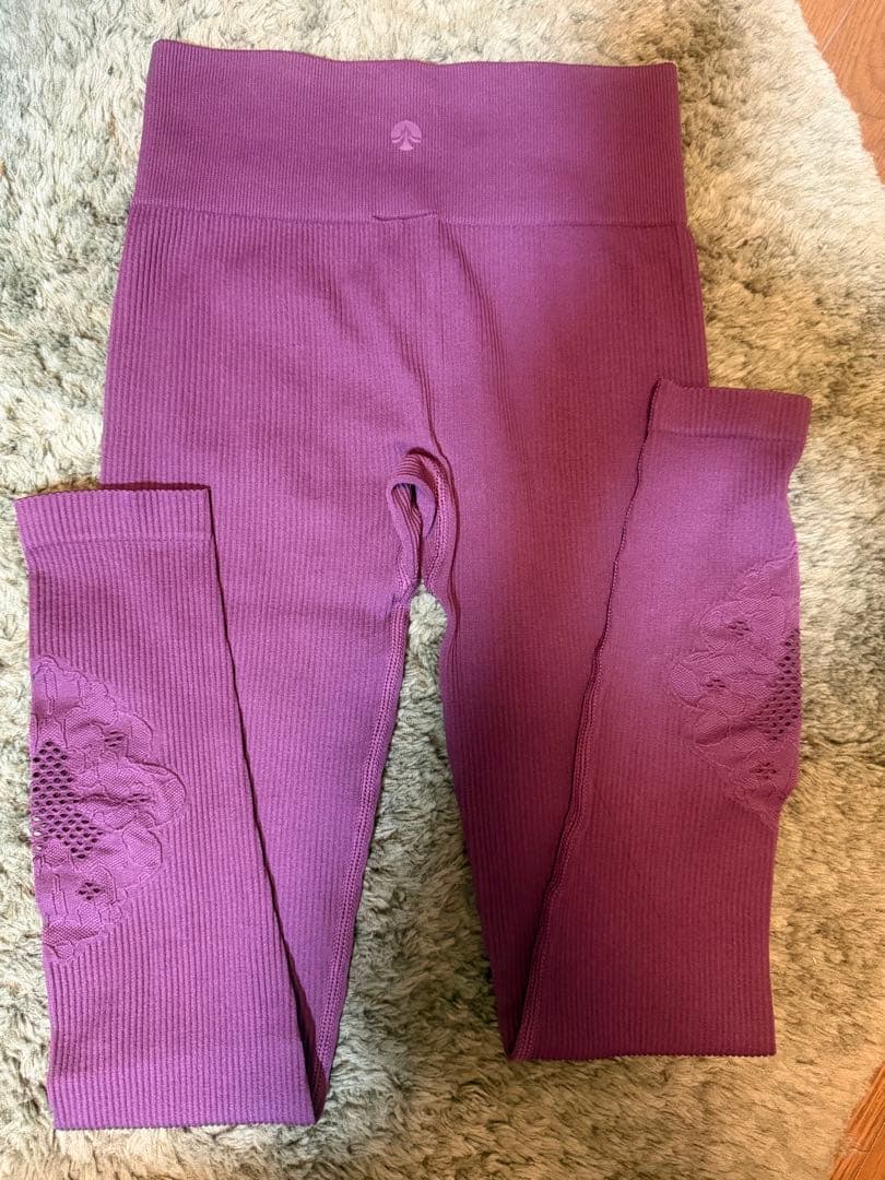 【SUKALA】アクティブデイジーレギンス ワインXSサイズ ノベルティポーチ付