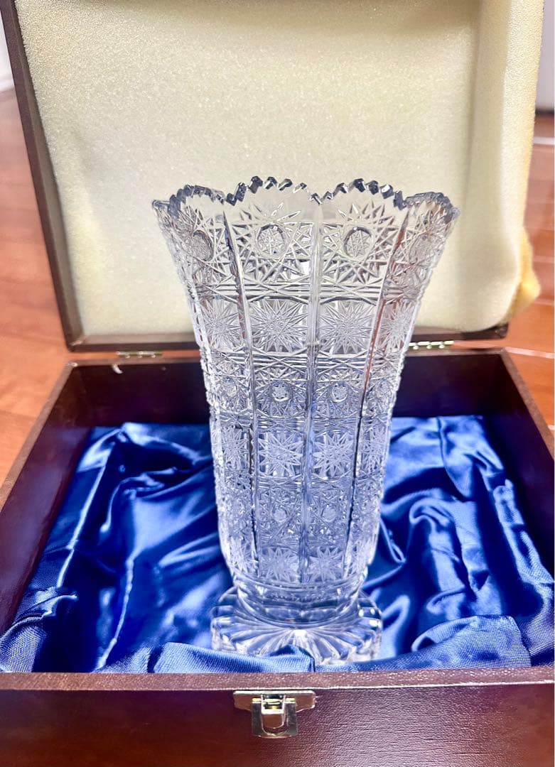 【新品・未使用】BOHEMIAガラス 花瓶 木製ボックス付き