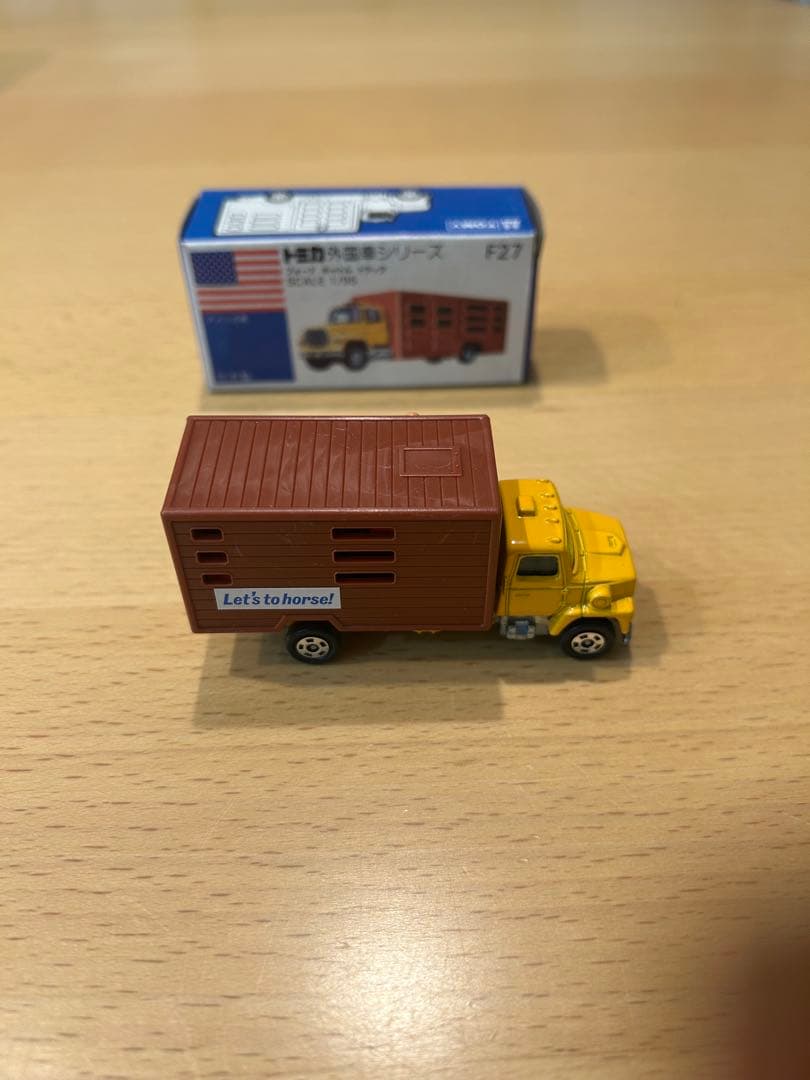 【トミカ 】青箱F27フォードキャトルトラック