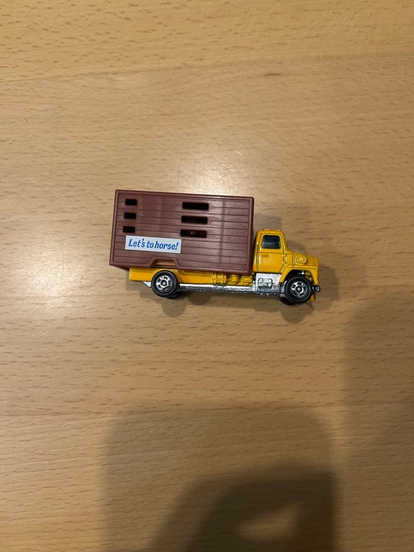 【トミカ 】青箱F27フォードキャトルトラック