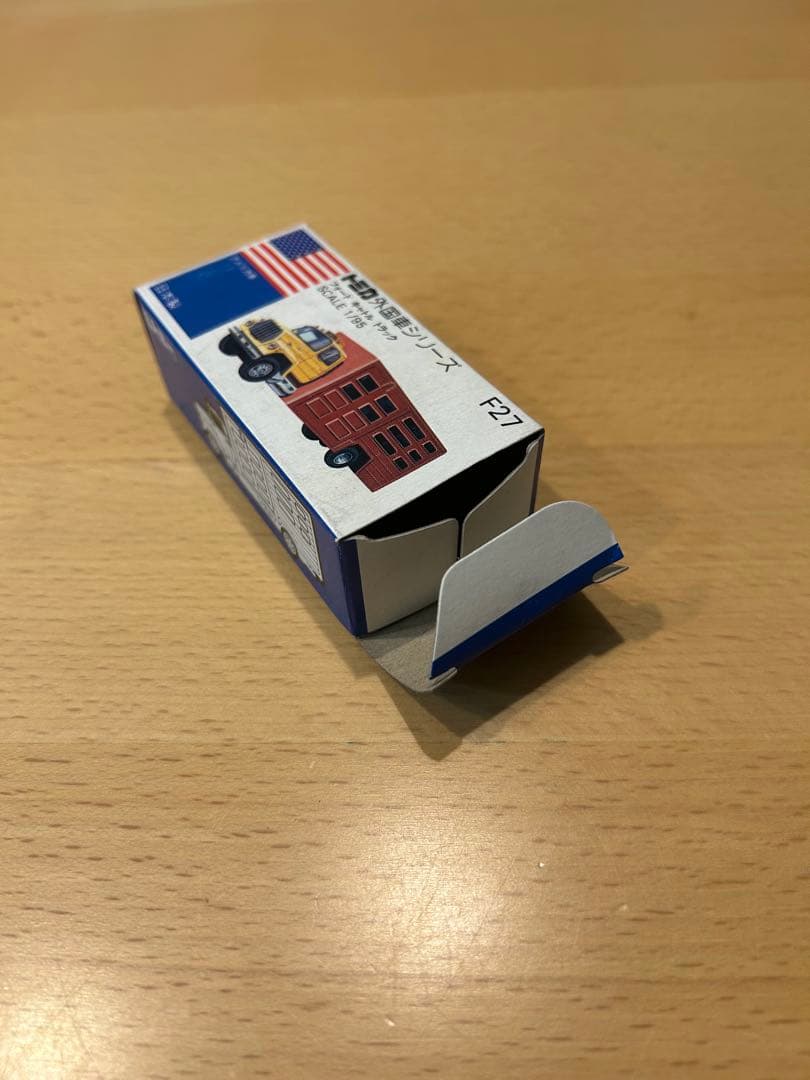 【トミカ 】青箱F27フォードキャトルトラック