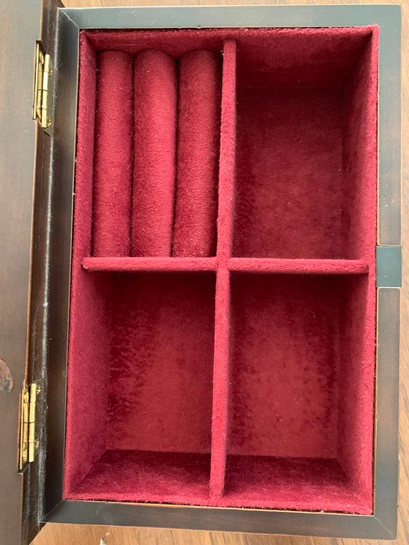 ディズニー 美女と野獣 ブック型 ジュエリーボックス