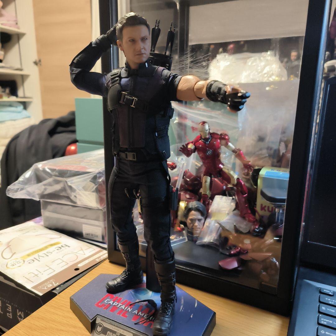 シビル・ウォー/キャプテン・アメリカ 　ホークアイ　ホットトイズ カスタマイズ