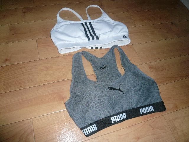 珍しいカラーデザインのアディダス ブラ＆グレー プーマブラ エクササイズ ヨガ