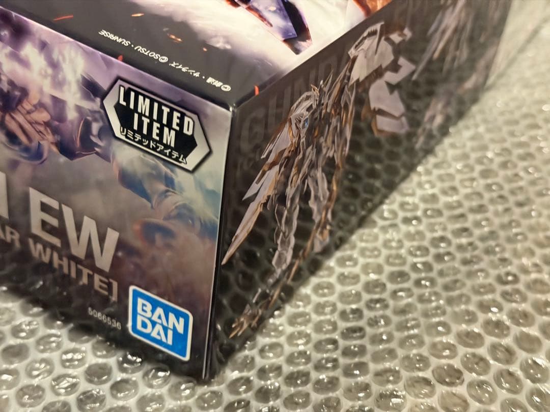 MG 1/100 ガンダムエピオンEW クロスコントラストカラー クリアホワイト