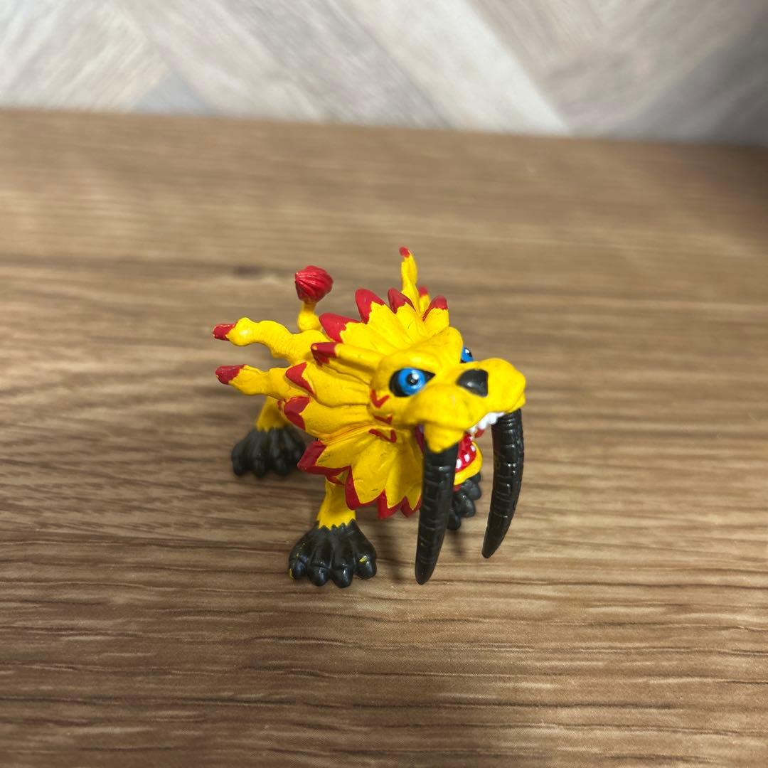 ザ　デジモン デジコレキーチェーン　トリケラモン、サーベルレオモン、ズドモン