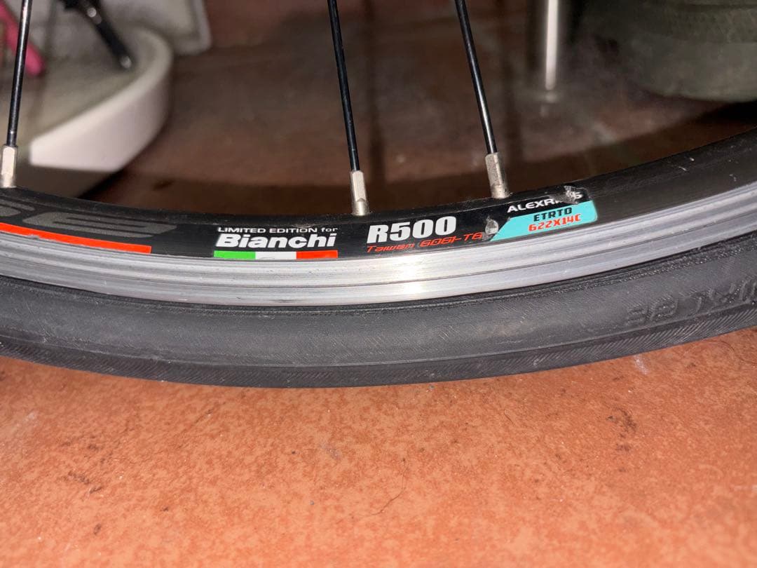 フルカーボンフレーム ロードバイク