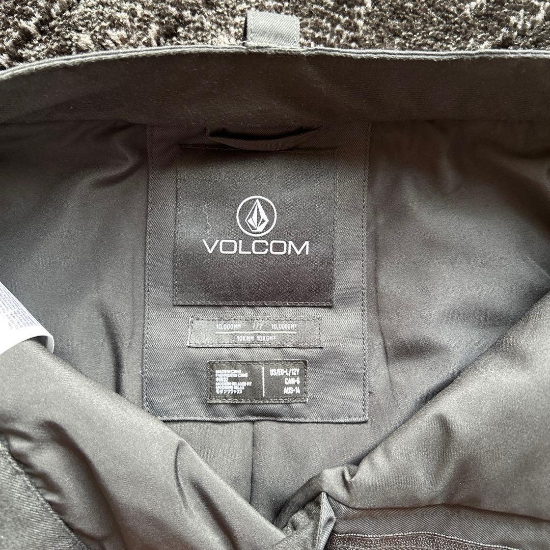 volcomスノーウェア着用３回　 キッズL US１２　 上下セット