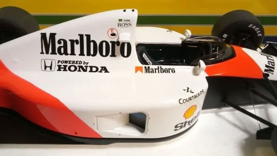 オートアート 1/18 F1 マクラーレン MP4/6 Aセナ Marlboro