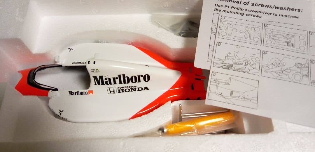 オートアート 1/18 F1 マクラーレン MP4/6 Aセナ Marlboro