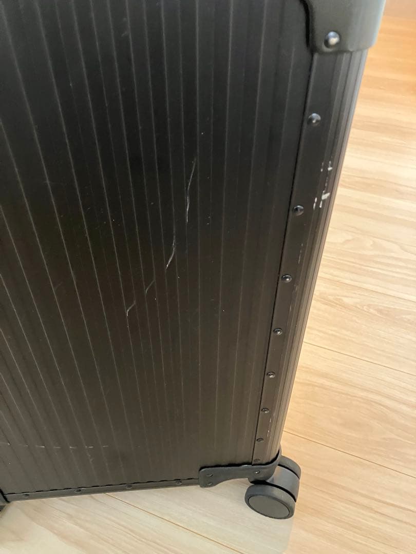 AUCENTIC アルミニウム　スーツケース