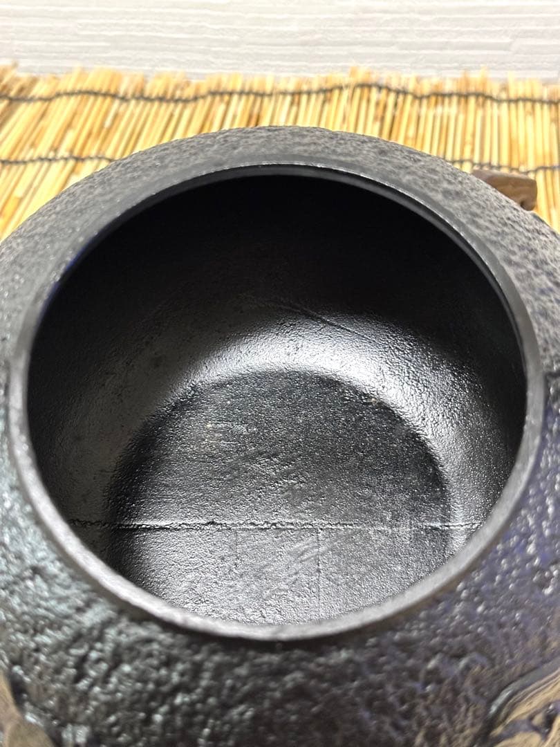 新品、供箱等付属品、鉄瓶台付　南部名工岩鋳造 １４型双馬肌あっきー猫様　売約済み