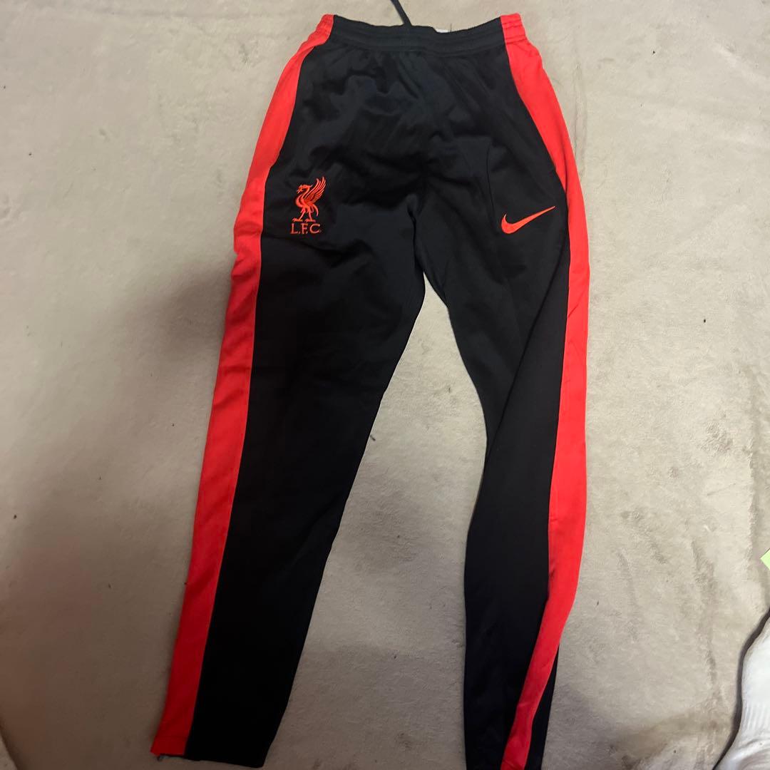 Liverpool FC Nike ジャージセット 黒/赤