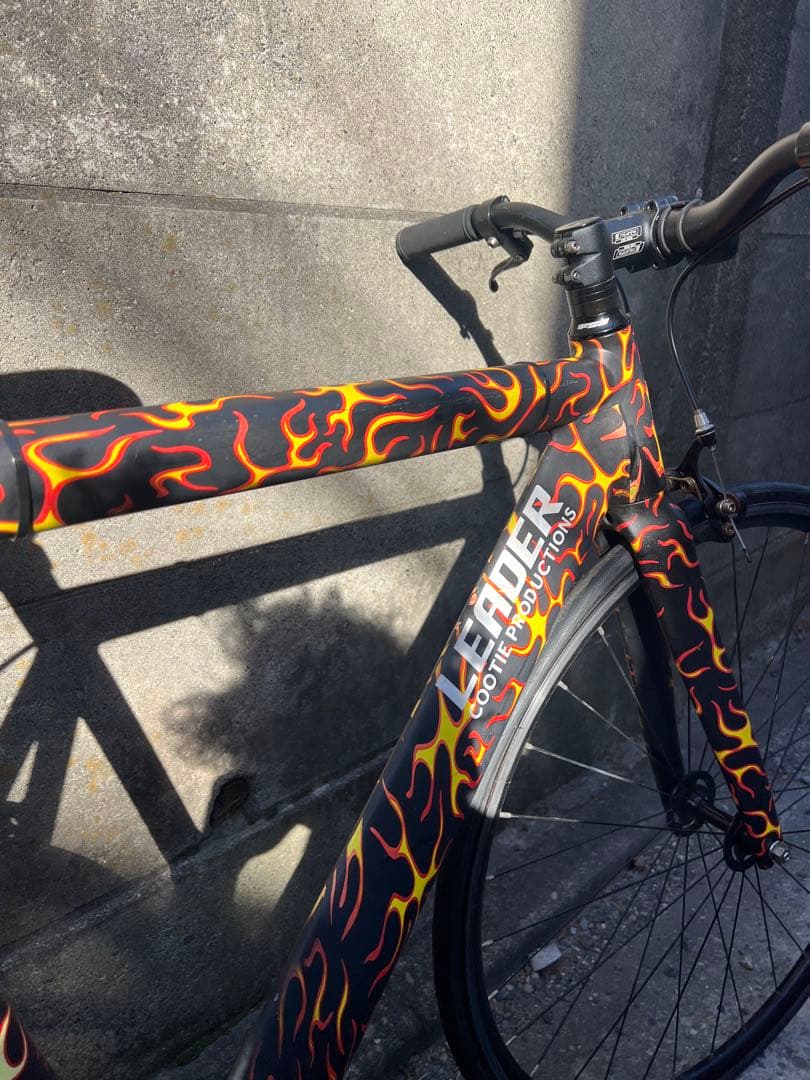 リーダーバイク　cootie LEADER シティサイクル 炎のグラフィック