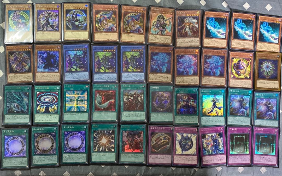 遊戯王　ブラックマジシャン　デッキ