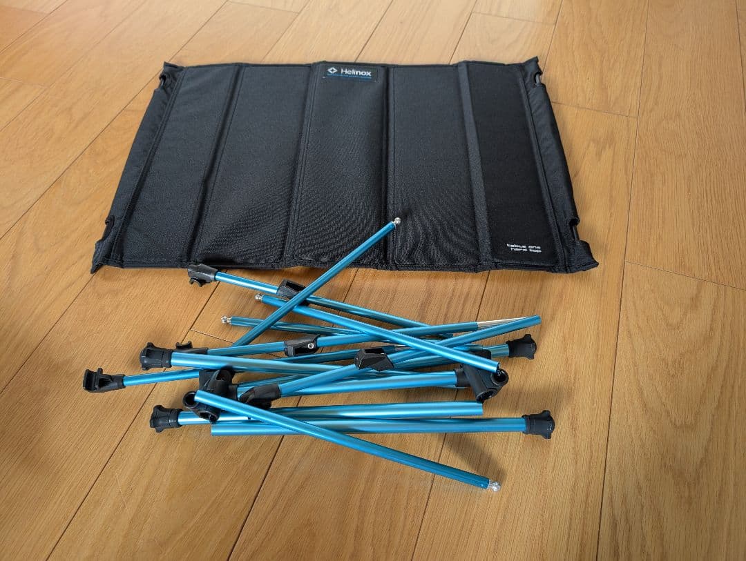 Helinox 折りたたみ式アウトドアテーブル ブラック/ブルー