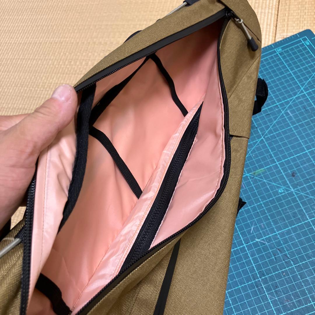 LaLaLaサーリーグラップラー　ハンドメイドフレームバッグ