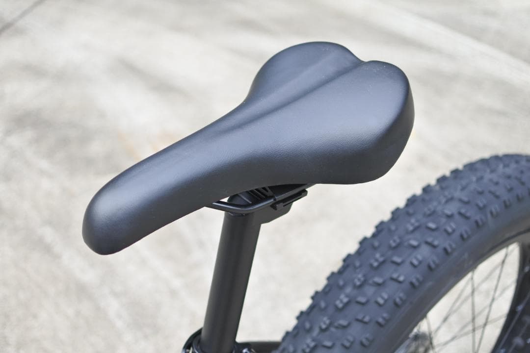 送料無料！未使用26×4.0ファットバイク　21スピード