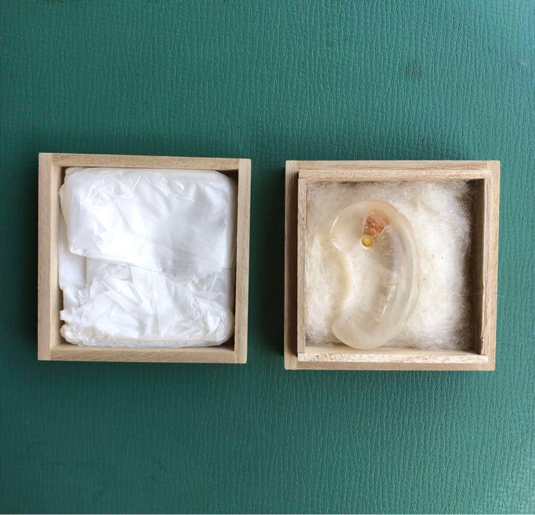 勾玉　（g）　箱付き