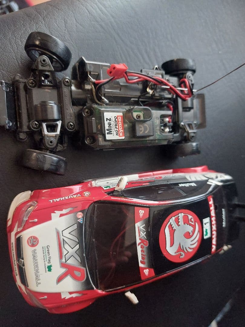 (値下げします）ミニッツレーサー2台セットプラスボディ1台