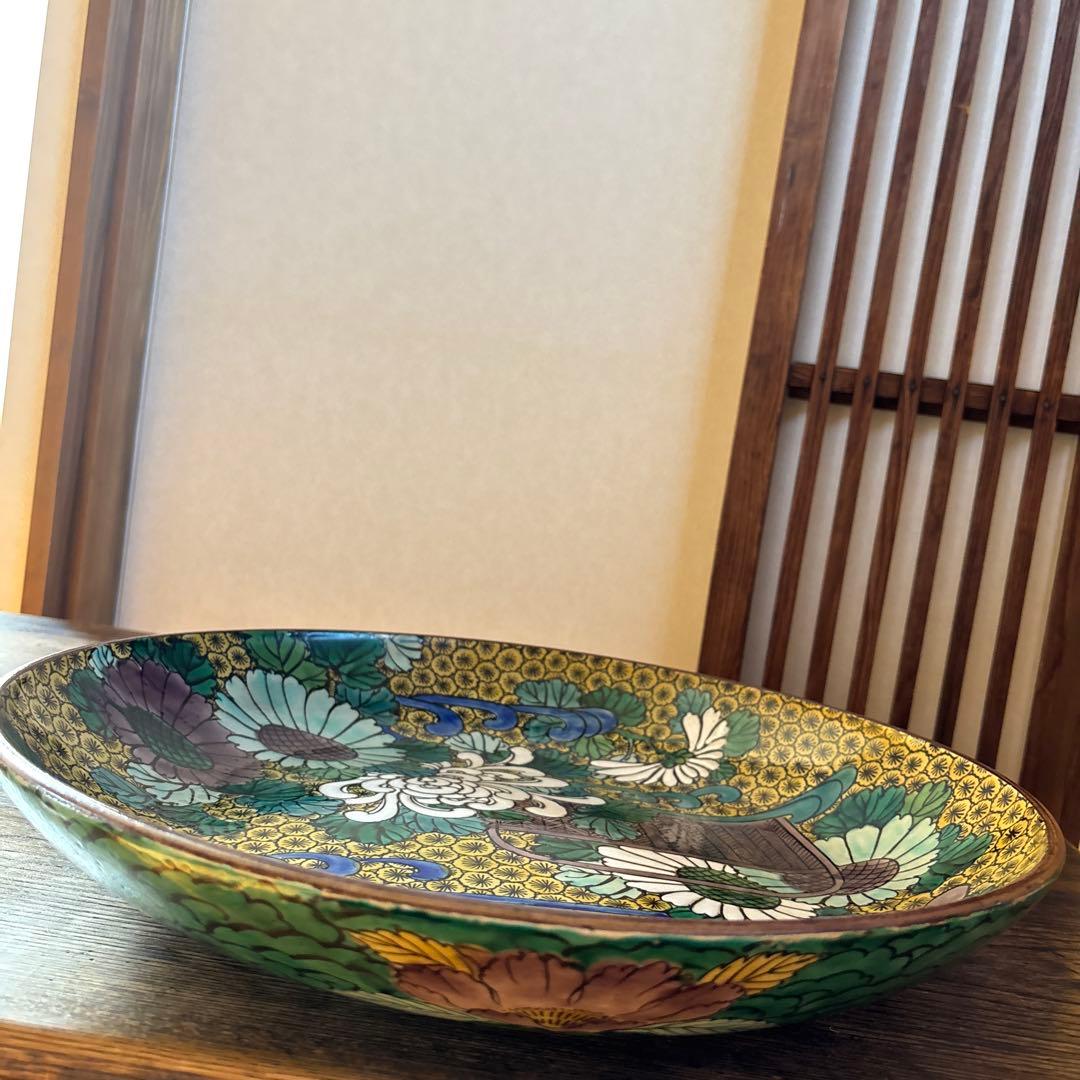 アンティーク九谷焼の大皿　カラフルな菊の絵尽くし