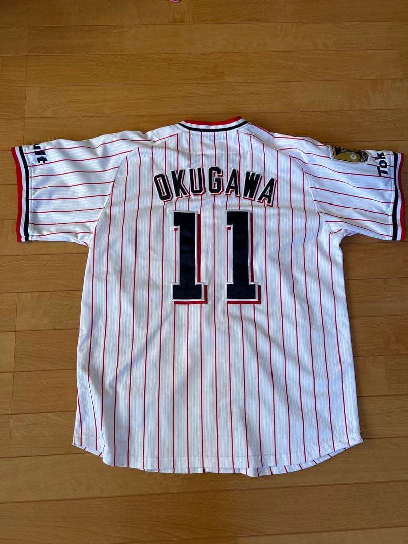 値下げ‼️東京ヤクルトスワローズ　優勝ワッペン付きユニフォーム奥川恭伸Ｍ
