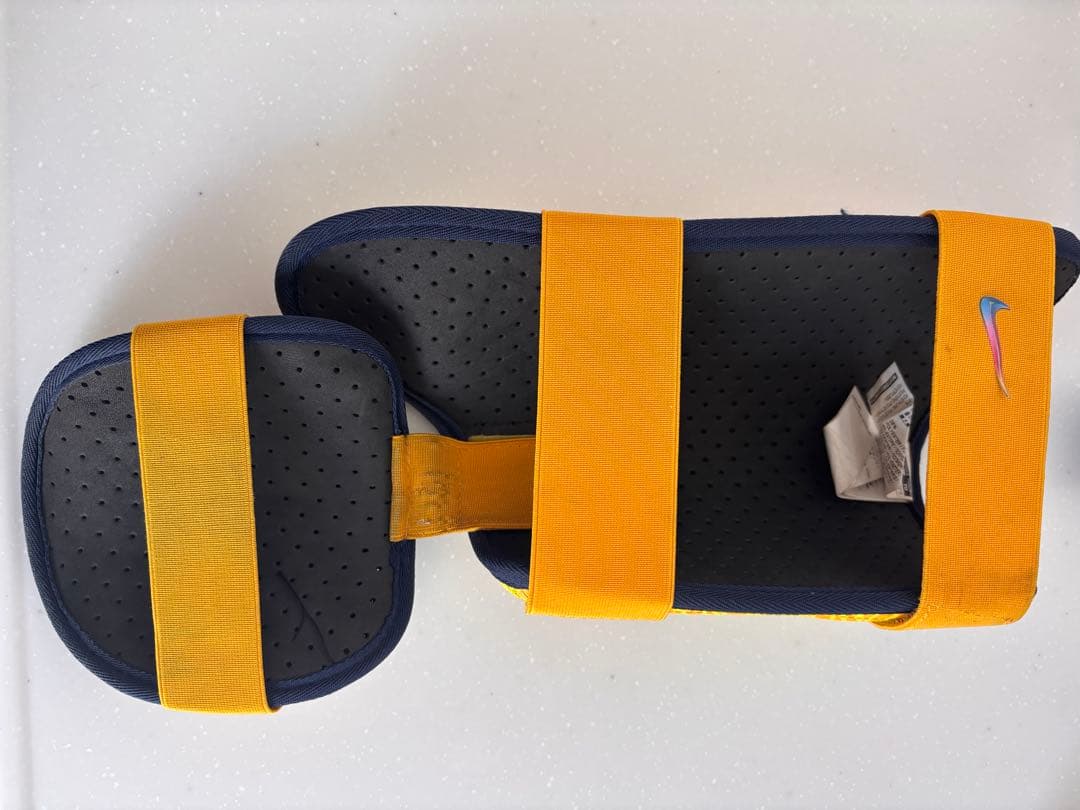 Nike イエローフットガード左打者用　ひろはや