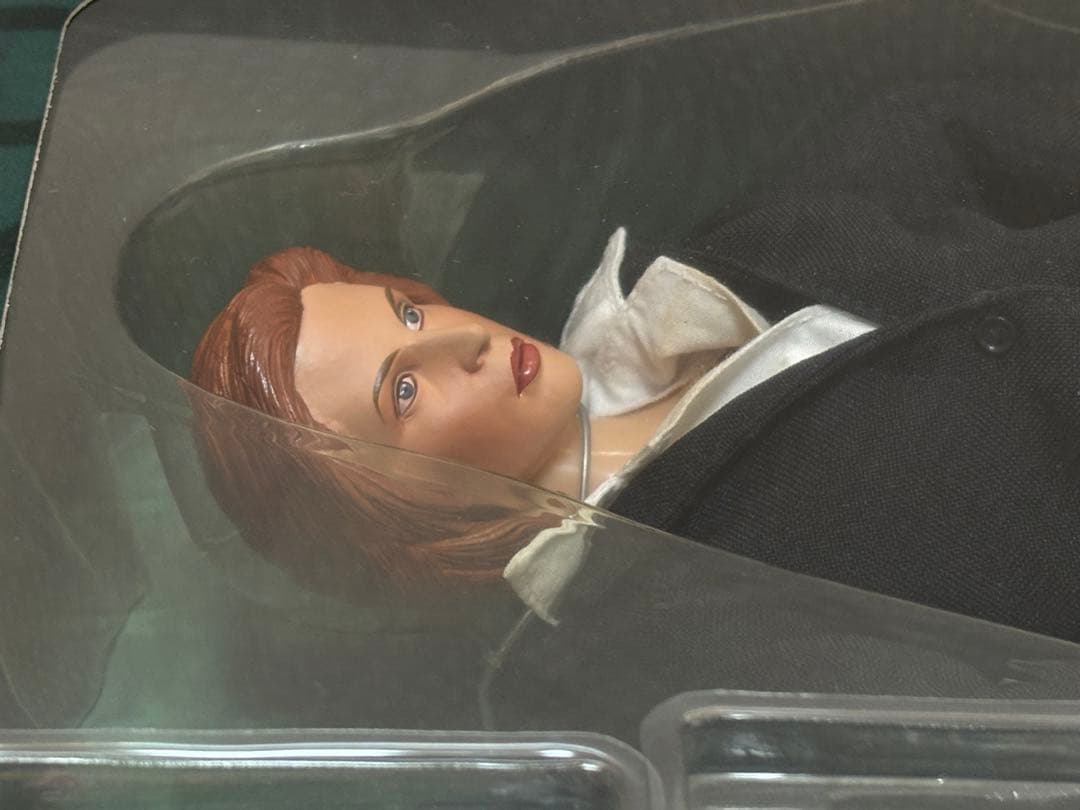 サイドショウ 1/6 Xファイル ダナ・スカリー フィギュア 未開封