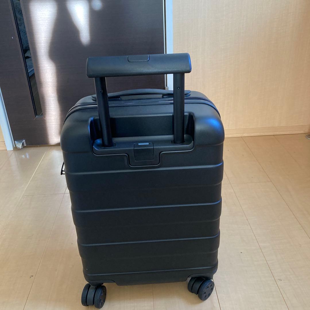 無印良品　ハードキャリーケース　ブラック　20リットル