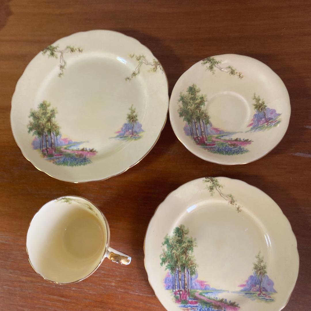 エインズレイ　ブルーベル　クリームイエロー　カルテットカップ　ソーサー　プレート