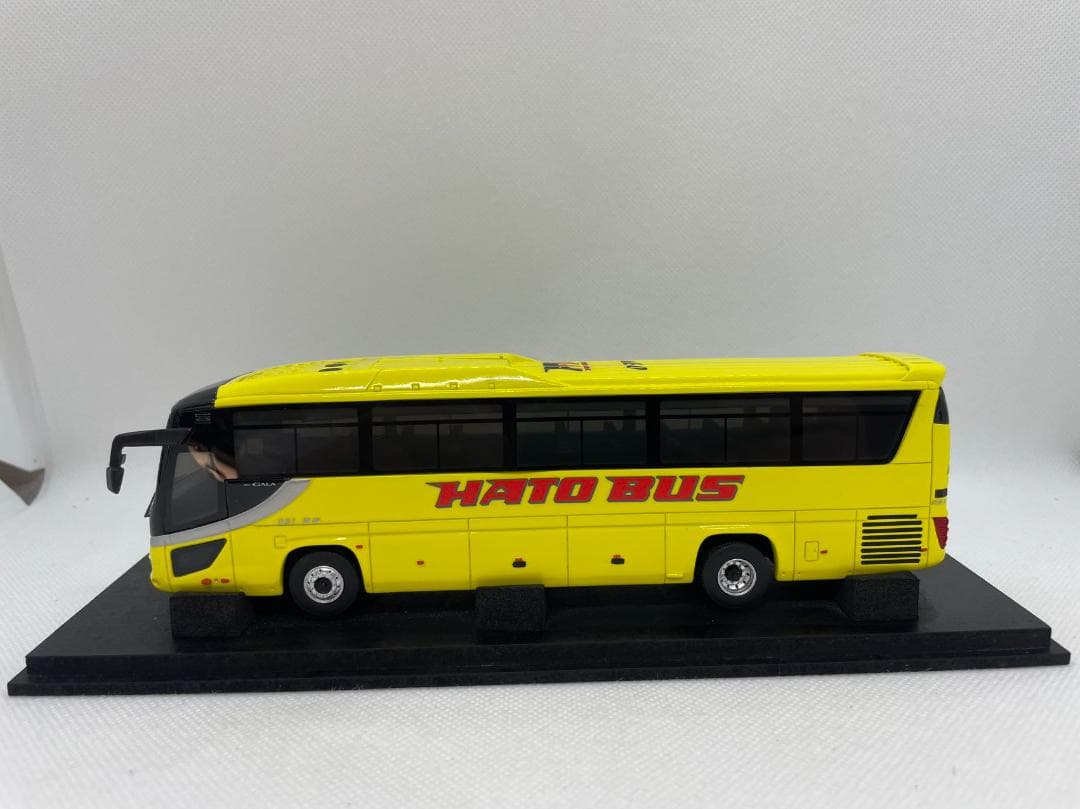 4R-461 CAR-NEL 1/64 いすゞ ガーラ はとバス