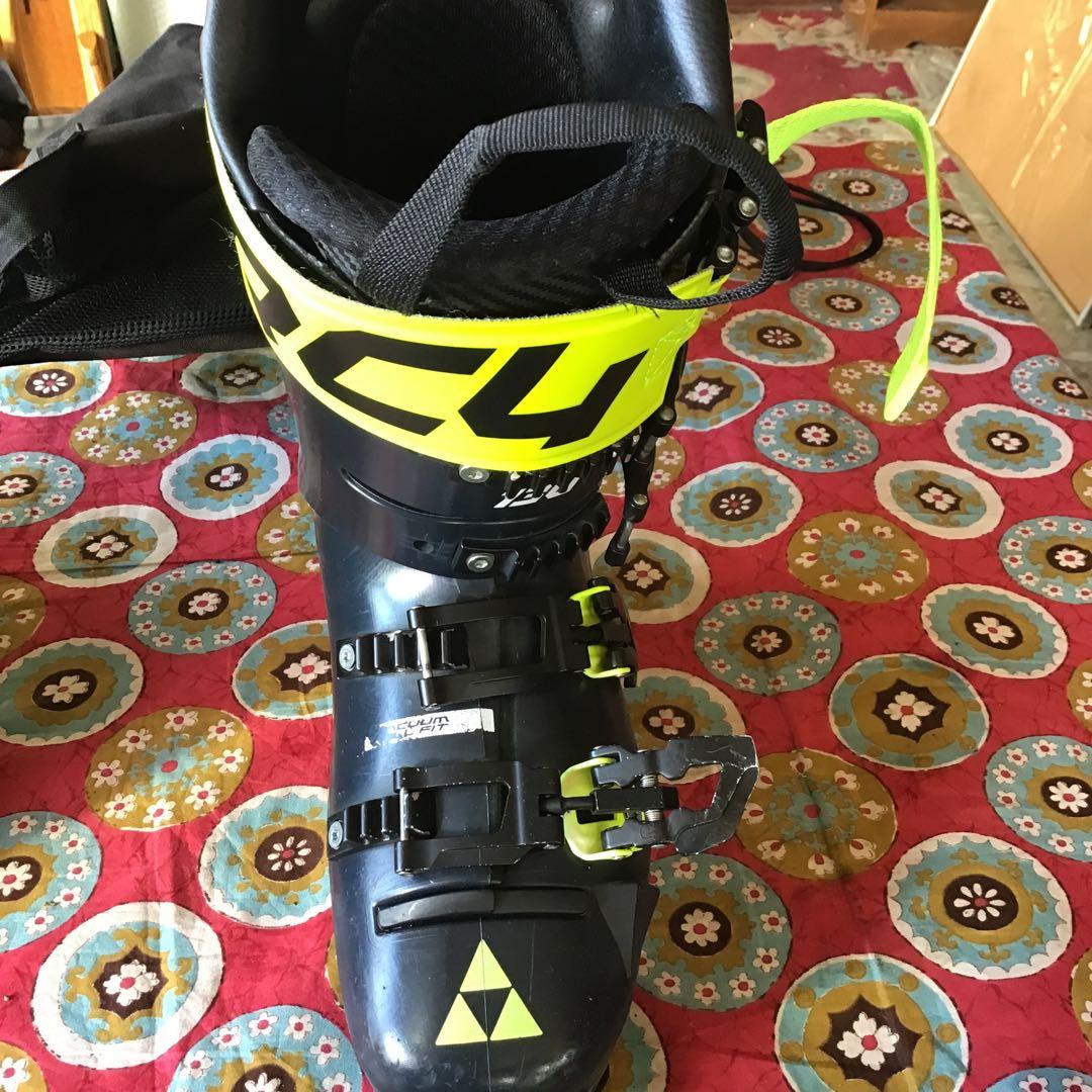 FISCHER RC4 Curv スキーブーツ　フィッシャー 靴 130