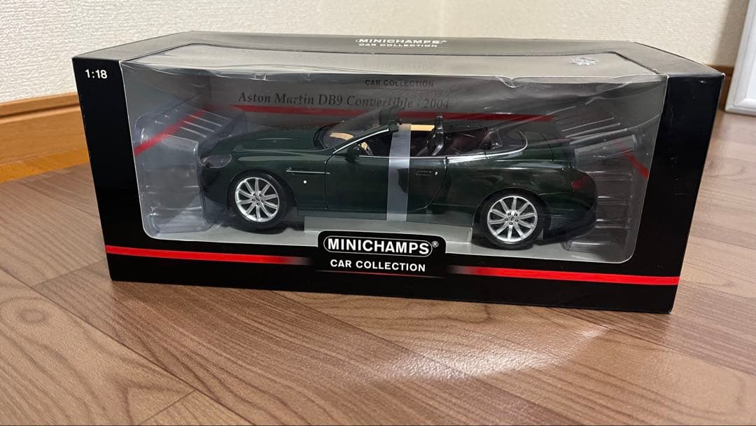 ミニチャンプス　アストンマーチン DB9 Convertible ミニカー