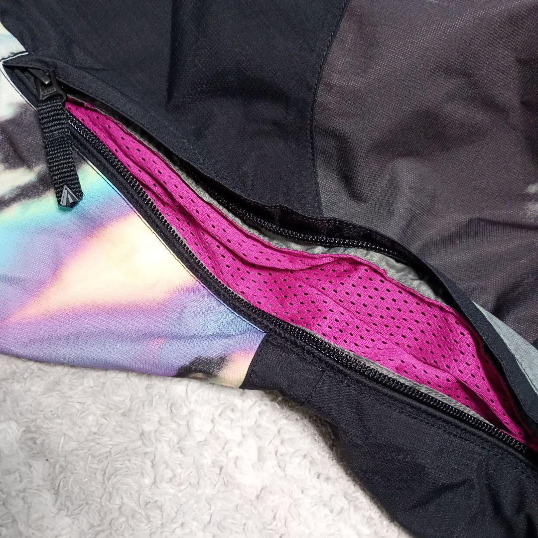 VOLCOM　ボルコム　スノボウェア　総柄　Мサイズ