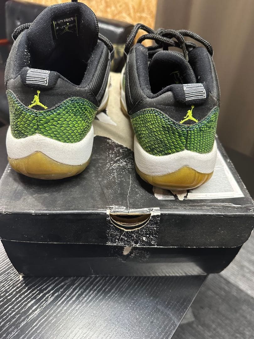 Air Jordan 11 Retro Low サイズ9 ブラック/グリーン