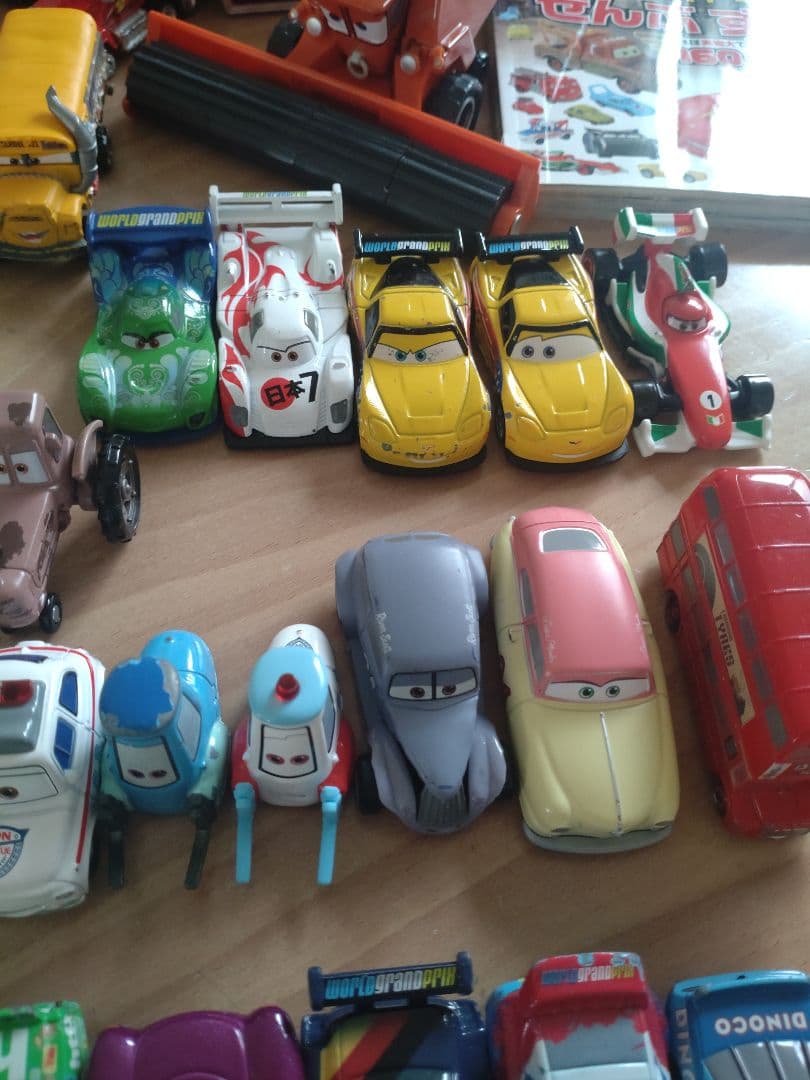 カーズ　トミカ　図鑑　まとめ売り　70台以上　レア、廃盤あり