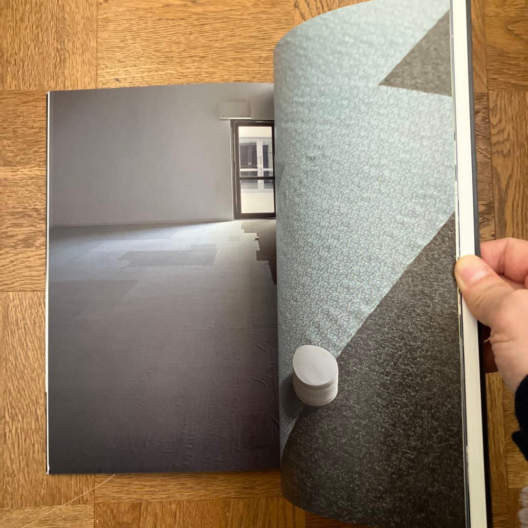 内藤礼　図録2冊セット 「すべて動物は、世界の内に…」 「たくさんのものが…」