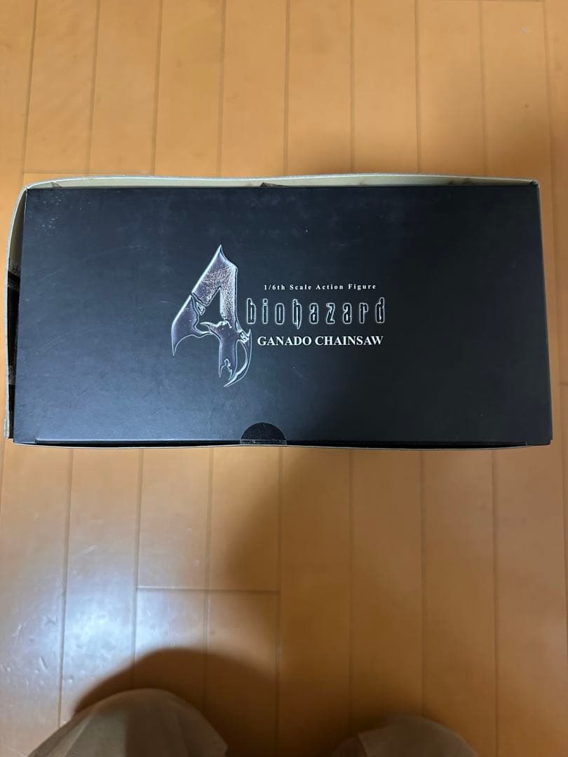 1/6 HOTTOYSバイオハザード4 GANADO CHAINSAWフィギュア