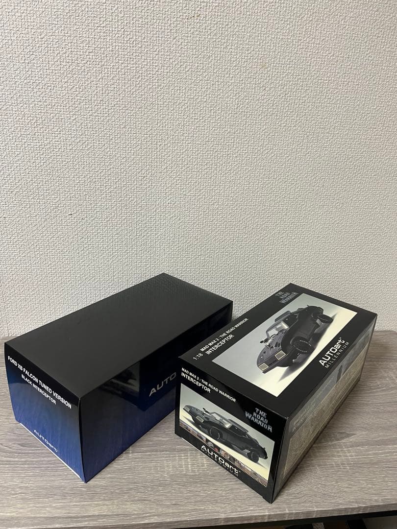 オートアート　マッドマックス　インターセプター　２台