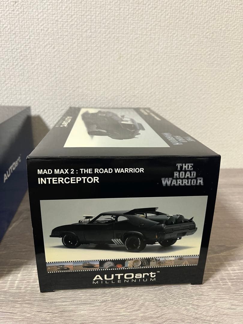 オートアート　マッドマックス　インターセプター　２台