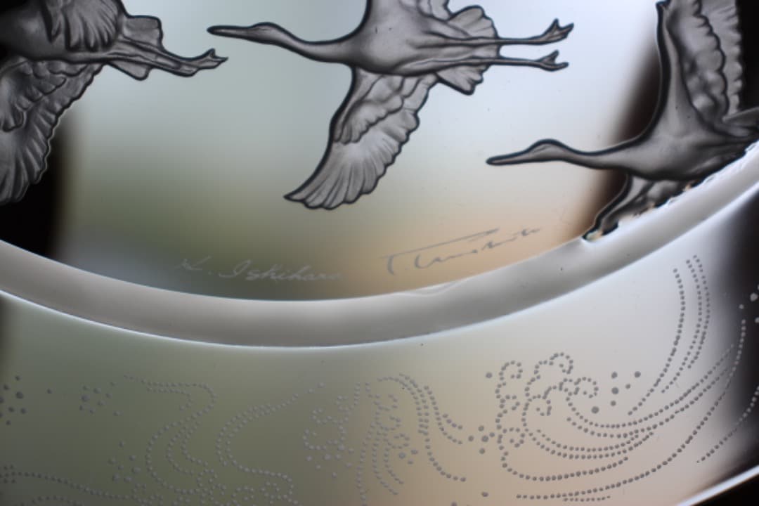 未使用・箱入　HOYAクリスタル　飛鶴金縁波紋様大皿　飾皿