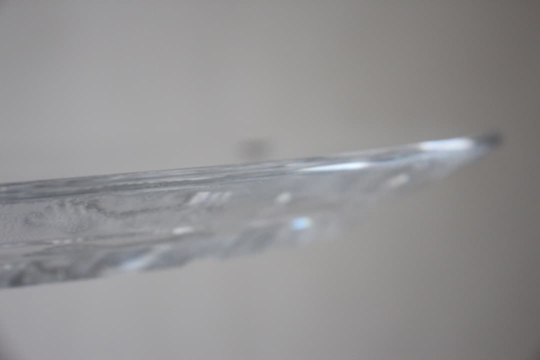 未使用・箱入　HOYAクリスタル　飛鶴金縁波紋様大皿　飾皿