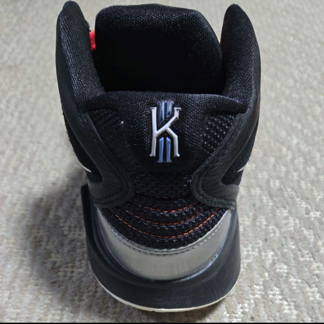 ナイキ カイリー インフィニティ 黒 バッシュ